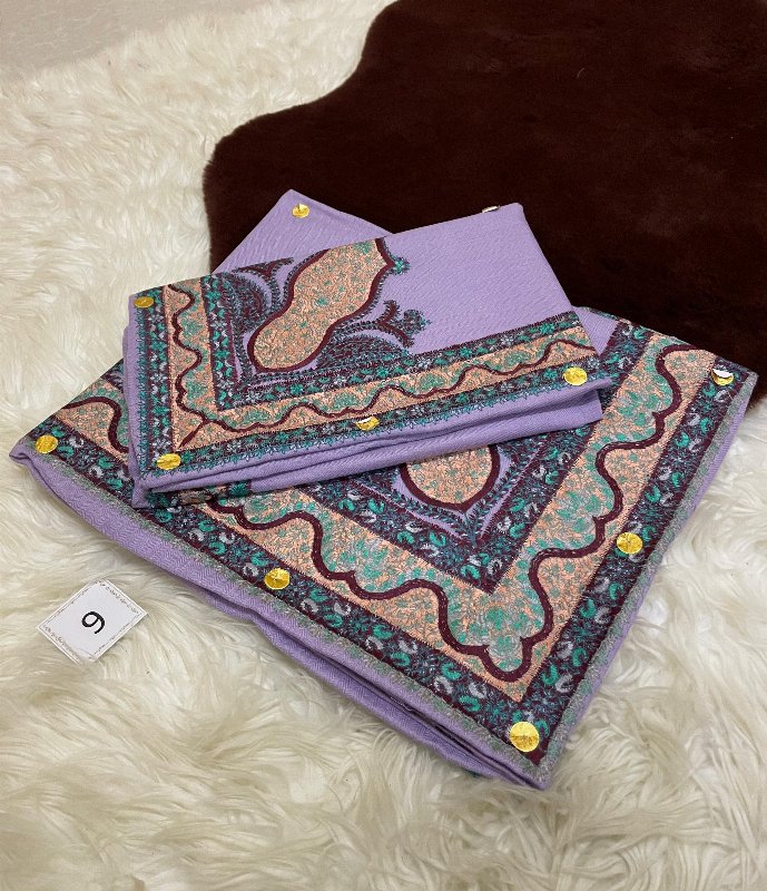 أطقم الأب والابن (مصرين بنفس الون والنقش)