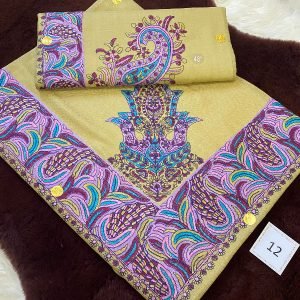 أطقم الأب والابن مصرين بنفس الون والنقش