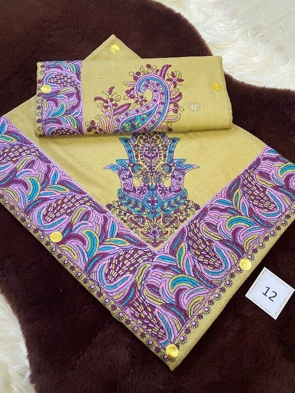 أطقم الأب والابن مصرين بنفس الون والنقش