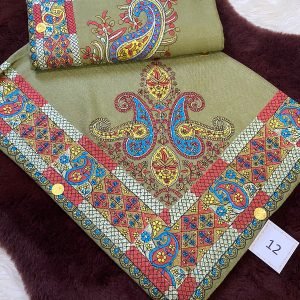 أطقم الأب والابن مصرين بنفس الون والنقش