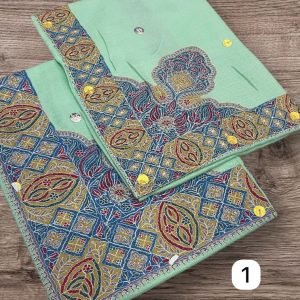 أطقم الأب والابن بنفس الأوان والنقوش