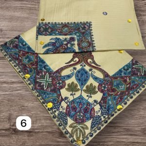 طقم الاب والابن مصرين بنفس الألوان والنقوش