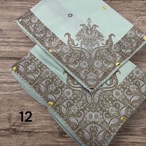 اطقم الاب والابن مصرين بنفس الون والنقش