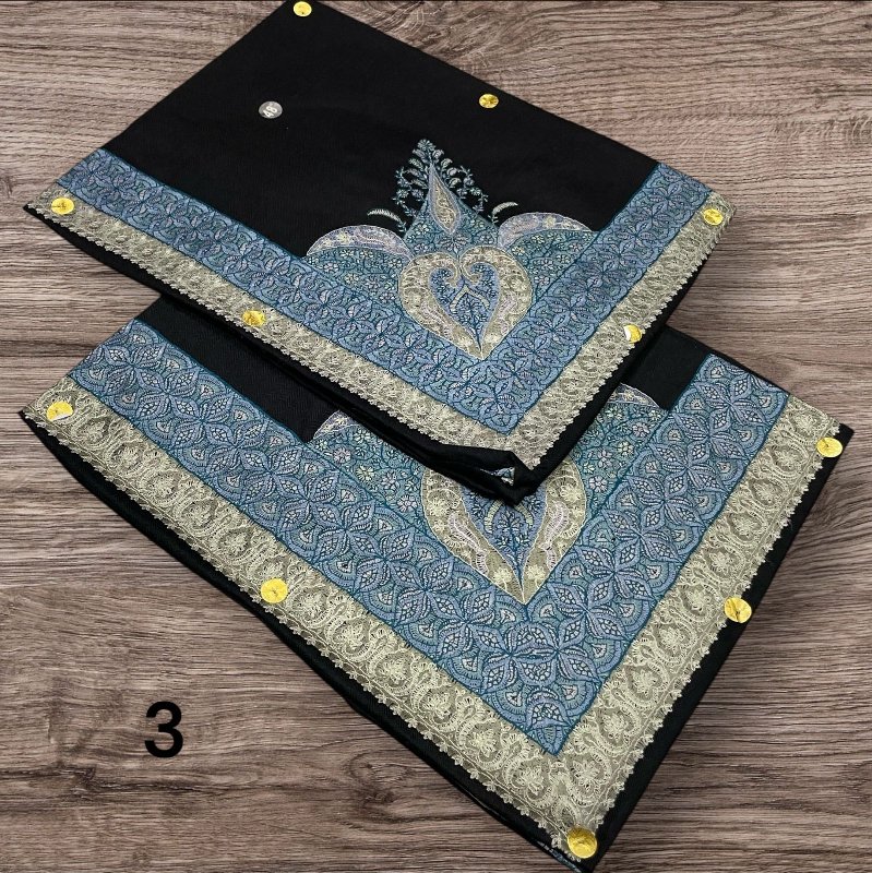 أطقم الأب والابن بنفس الأوان والنقوش